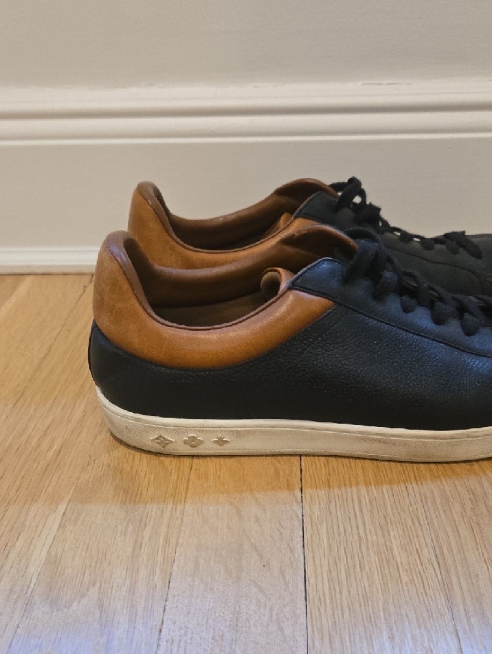Louis Vuitton Men's Black Leather Sneakers with Brown Trim - Picture 4 of 6